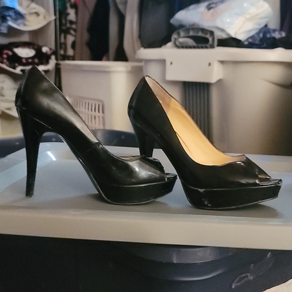 Used Guess Women's Cacei Peep Toe Platform Pump Stiletto Heels in black sz 8.5M - Picture 3 of 8